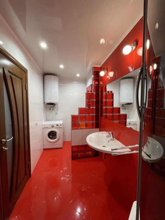 3-кімн. Квартира 100 м.кв (р-н Панчішна ф-ка)