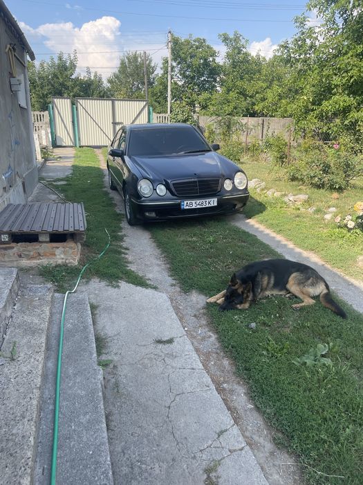 Продам мерседес 210