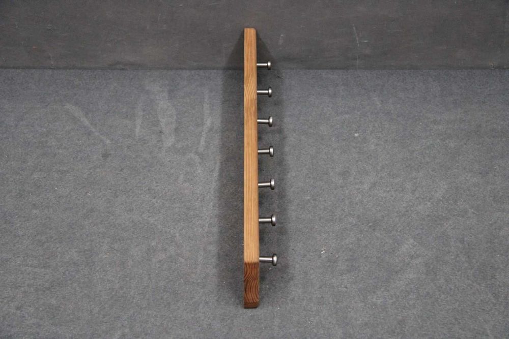 Wieszak sosnowy półsurowy 7x hak IIgt. BGM24.pl