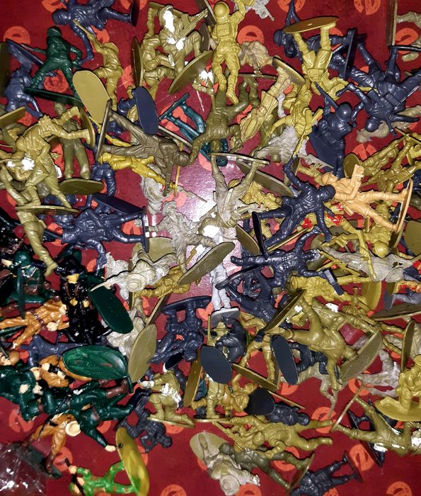 Lot of 150 Arfix and Matchbox Die-Cast Models in 1:32 Scale64741088982658122