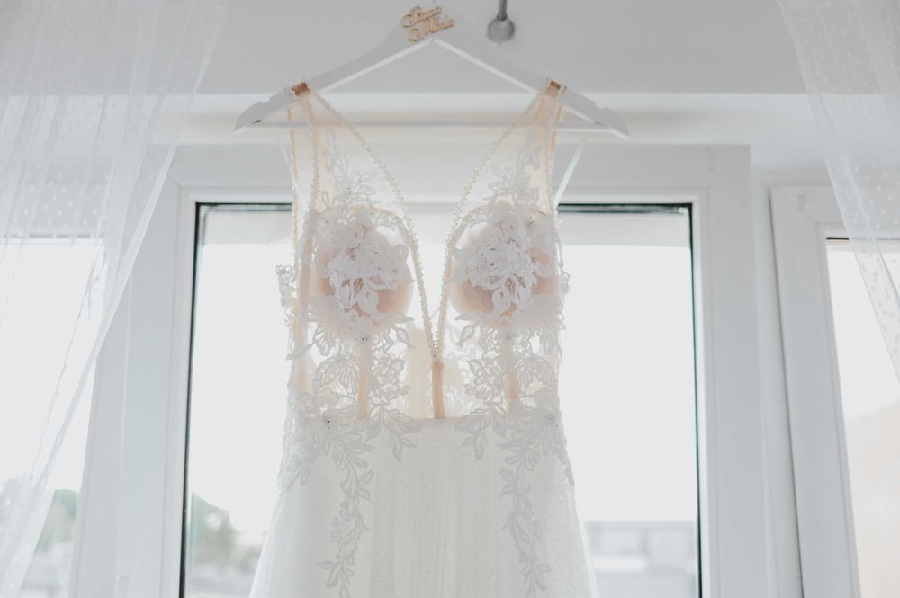 Suknia ślubna literka A