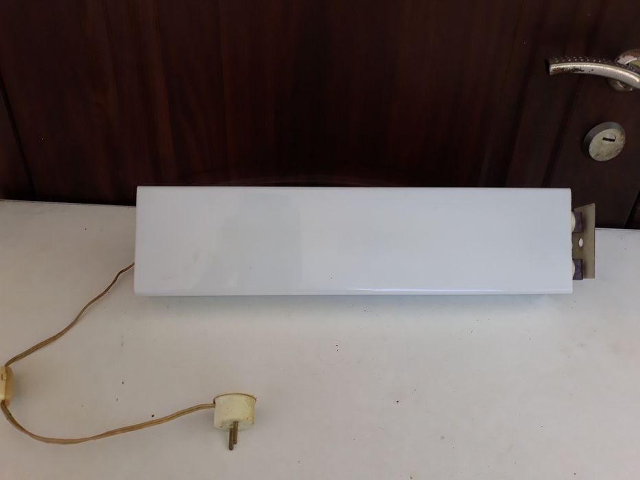 Светильник дневного света настенный