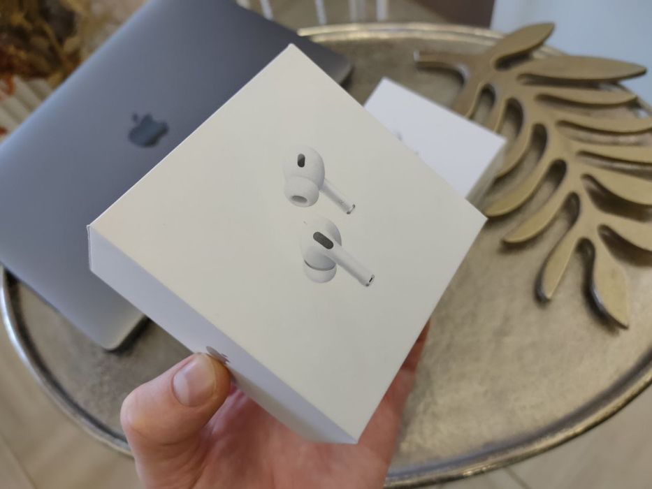 Новинка AirPods Pro 2