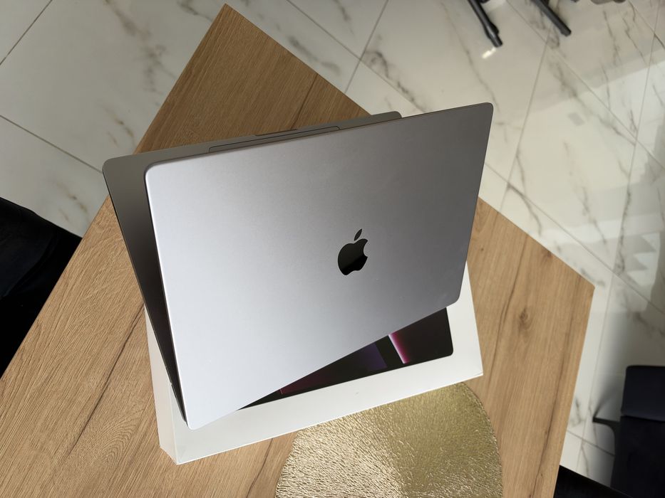 Macbook Pro 16 M2 Pro 1 TB Jak Nowy