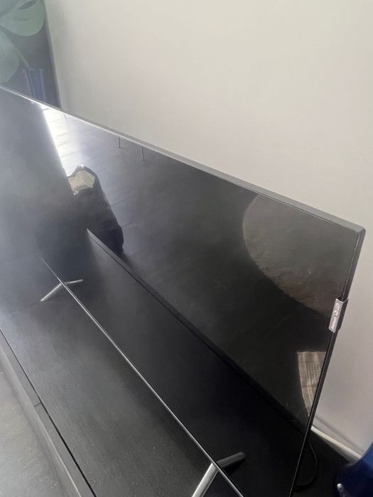 Televisor TCL 43”