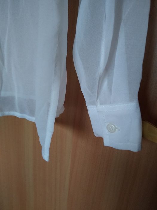 Clockhouse elegancka bluzka biznesowa lub na uroczyste okazje