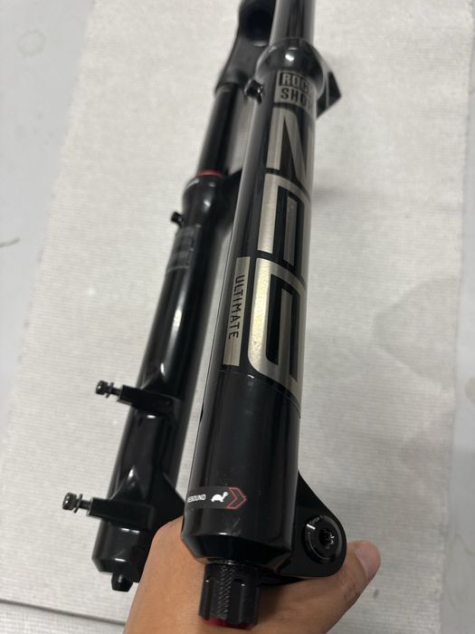 Suspenção Rockshhox ZEB ultimate charger 3.1 RC2 170mm 29”