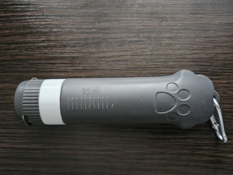 контейнер з пакетами для прибирання за тваринами