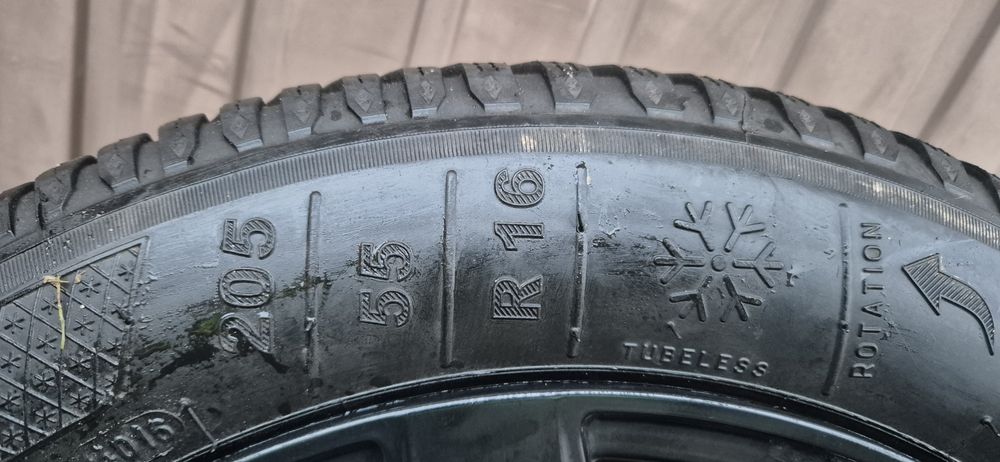 Alufelgi z oponami zimowymi Dezent BMW 5x120 205/55/R16