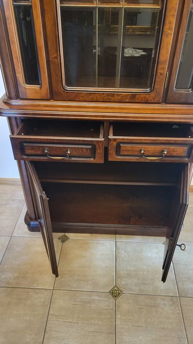 Aron Witryna 2, Swarzędzkie Meble