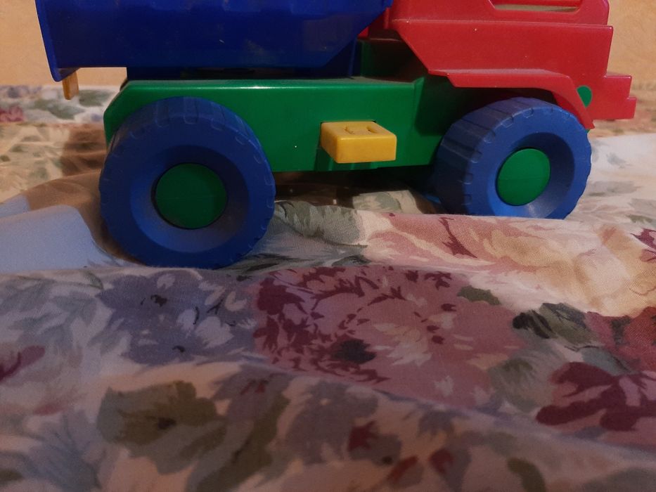 Детская машинка ,самосвал.