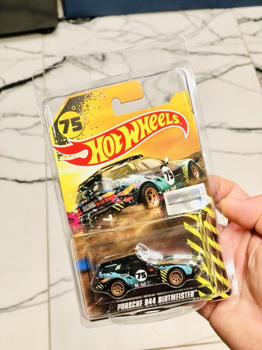 Hot Wheels Premium Porsche 944 Dirtmeister Mobil1 RLC