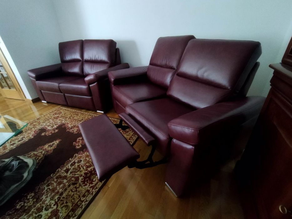 Sofá sofás em pele bordeaux novos, muito confortáveis