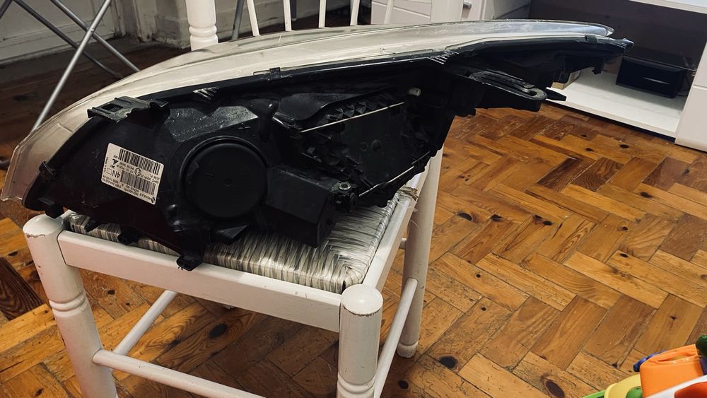 Farol dianteiro MEGANE 3