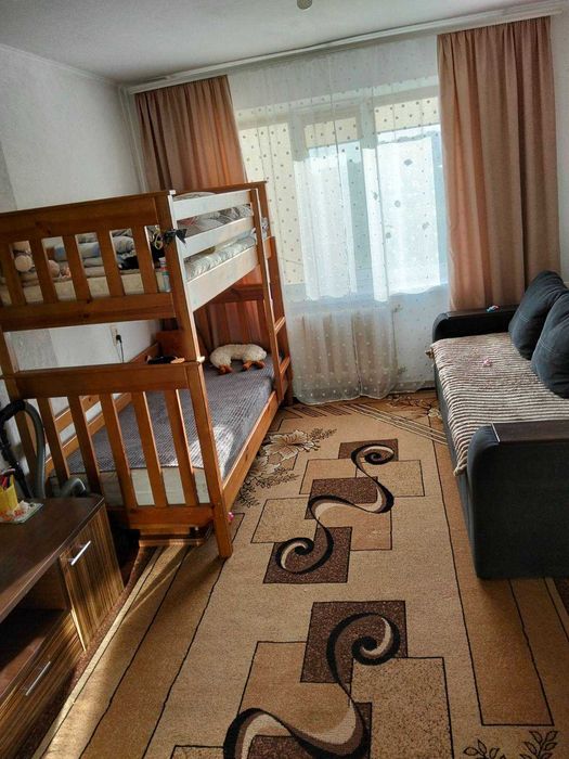Продам кімнату 18м у гуртожитку.Блочна система.