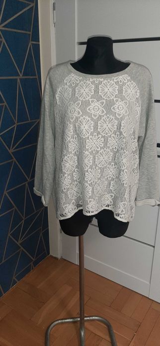 bluza z haftem z przodu L