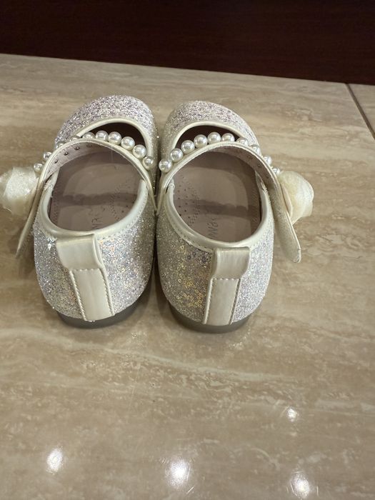 Продам туфлі для дівчинки