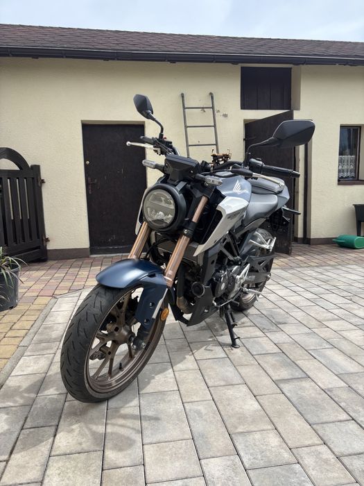 Honda cb125r niski przebieg