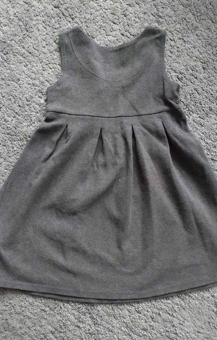 Sukienka grafitowa bez rękawów 110