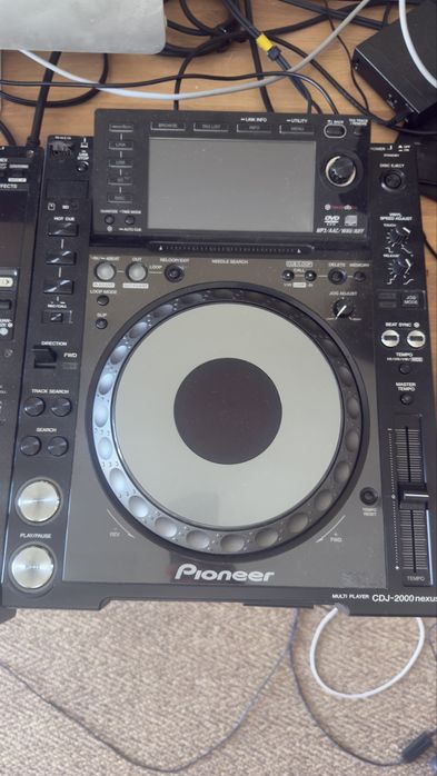 2 Cdjs 2000 nexus + Djm 900 nexus