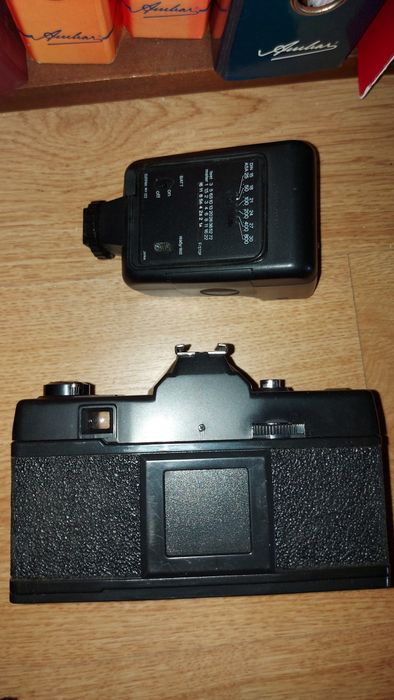 Máquina fotográfica KONEX KX-7 de rolo objetiva 50mm e flash