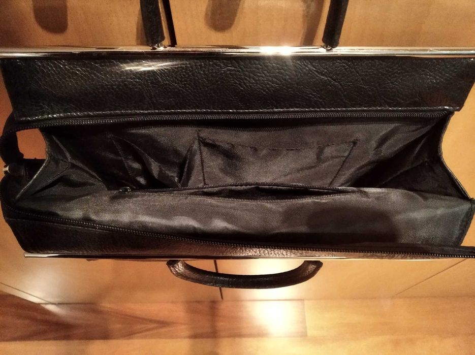 Bolsa / carteira / mala de mão Parfois, pele sintética preta, efeito craquelê