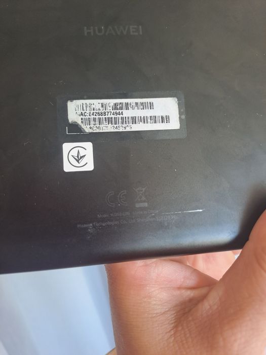 Huawei MediaPad T5  планшет 
Пише взаді