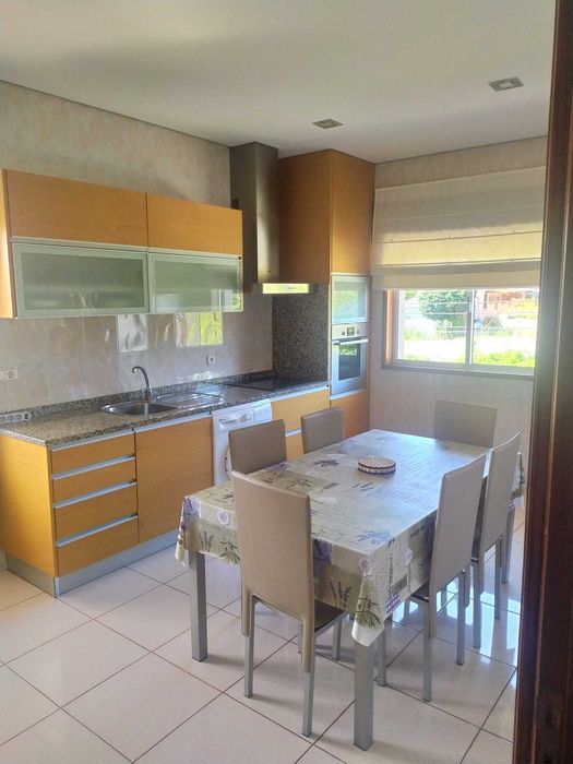 Alugo fantástico andar moradia T3 solarengo e com tudo incluído