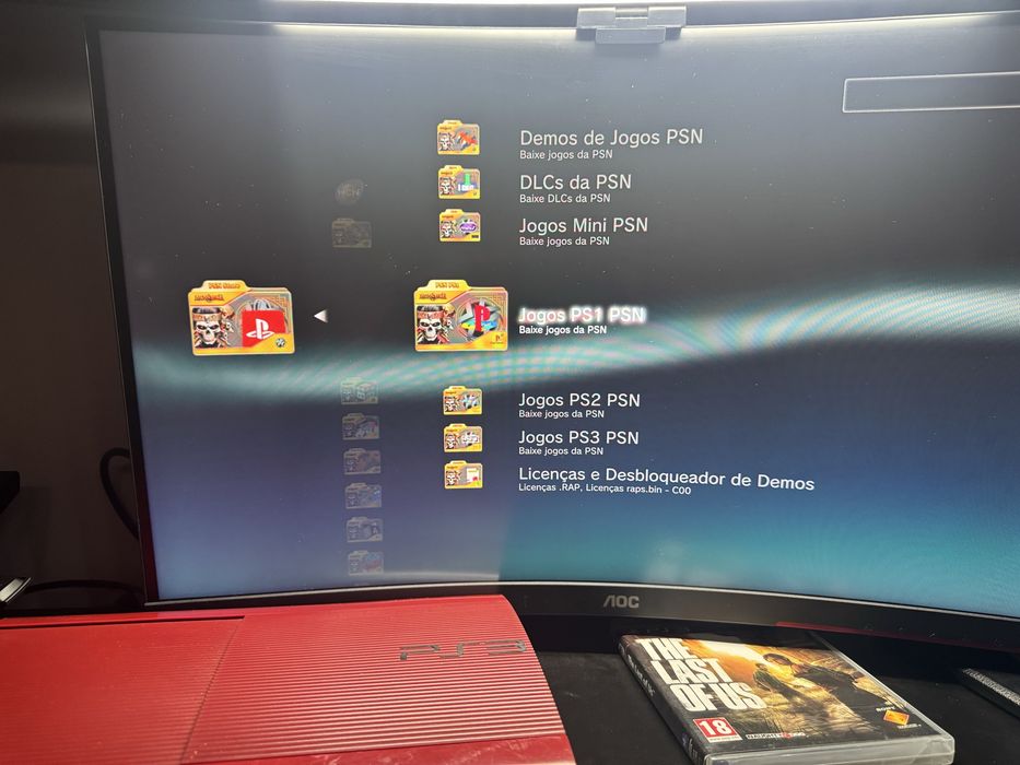 PlayStation 3 Super Slim Vermelha (Garnet Red) 500GB + 2 Comandos Originais | Desbloqueada (HEN)