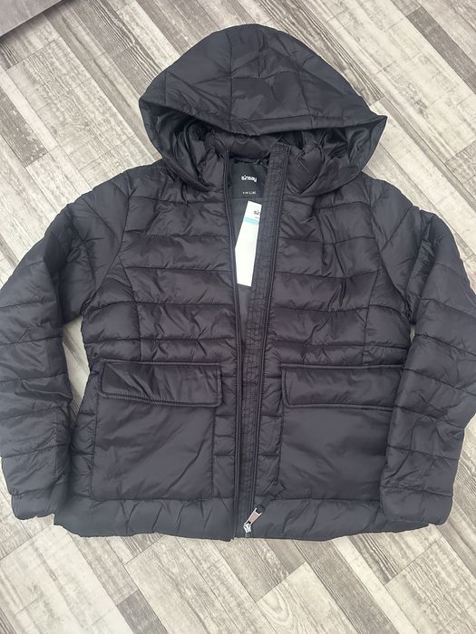 Куртка нова,весняна