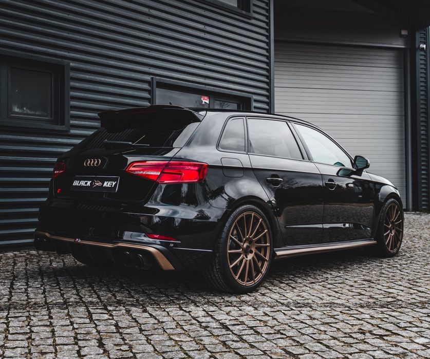 Audi a3 sportback s-line 2.0TDI 150cv “black and bronze” LOOK RS3