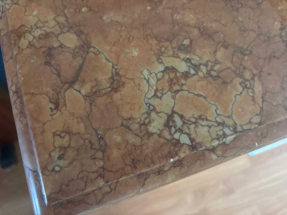 Vendo conjunto de quarto clássico, robusto e em bom estado geral