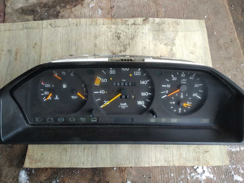 Щиток приладів Мерседес 124