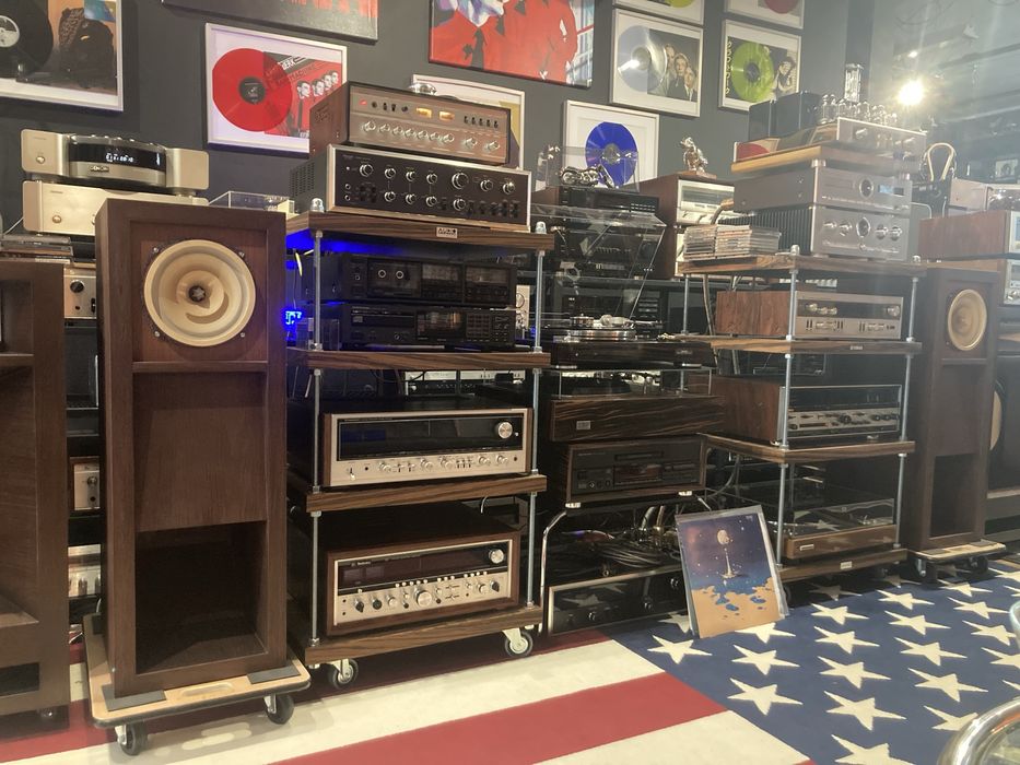 Studio Retrospekcja  Coral Beta 8 Lowther  Rezerwacja