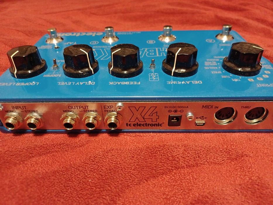 Tc Electronic Flashback X4 - efekt gitarowy typu delay
