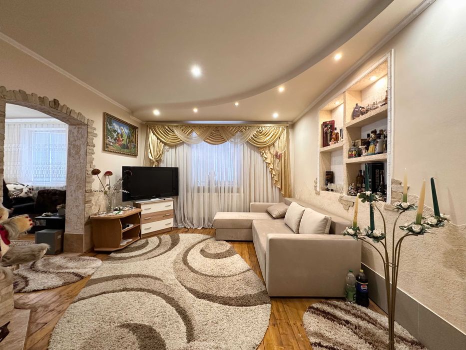 Готовий до проживання будинок в Тисмениці!