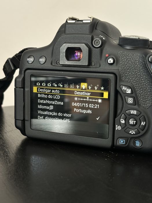 Camera fotográfica Canon 750D c/ acessórios