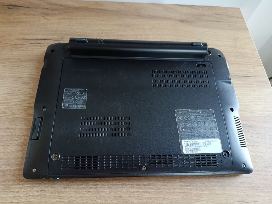 Ноутбук Acer aspire one 725