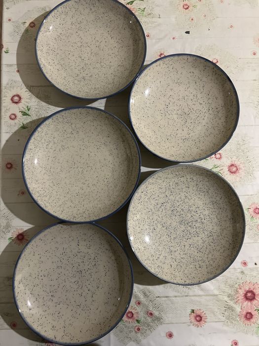 7 polmiskow nakrapianych