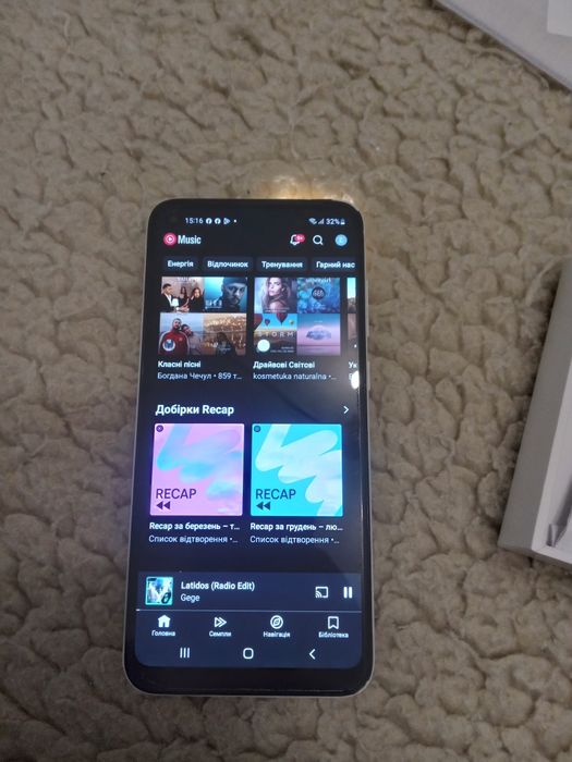 Продам samsung a11.