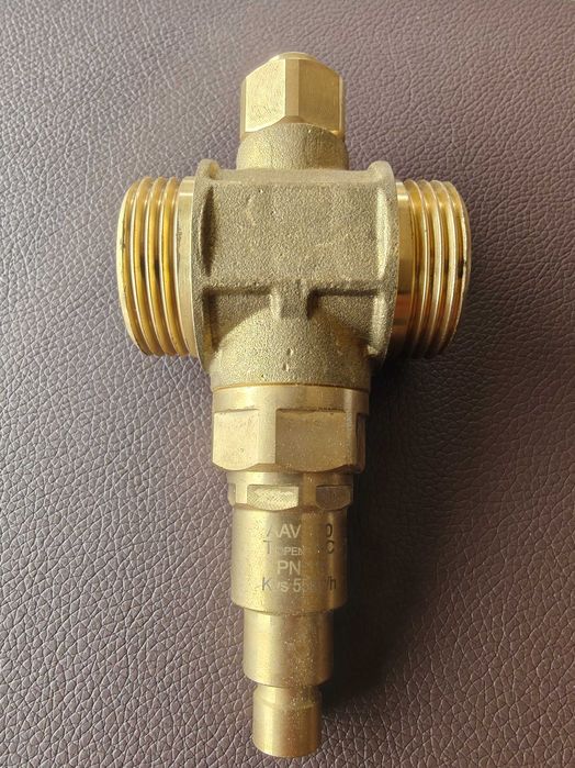 Nowy zawór antyzamrożeniowy AFRISO AAV 100 1" – pompa ciepła monoblok