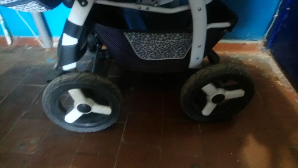 Коляска демисезонная