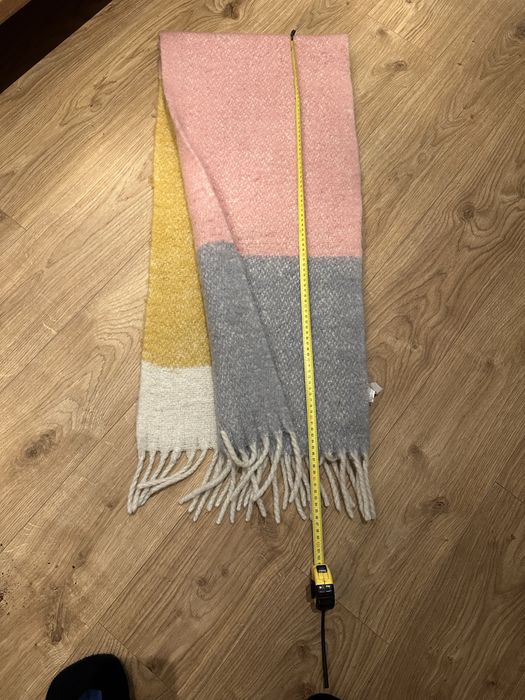 Szalik gruby z frędzlami Primark