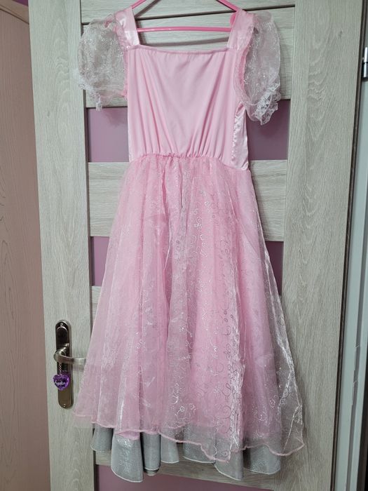 Sukienka księżniczki plus akcesoria 134,140