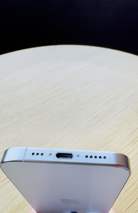 IPHONE 15 PRO Branco 256GB (Como Novo)