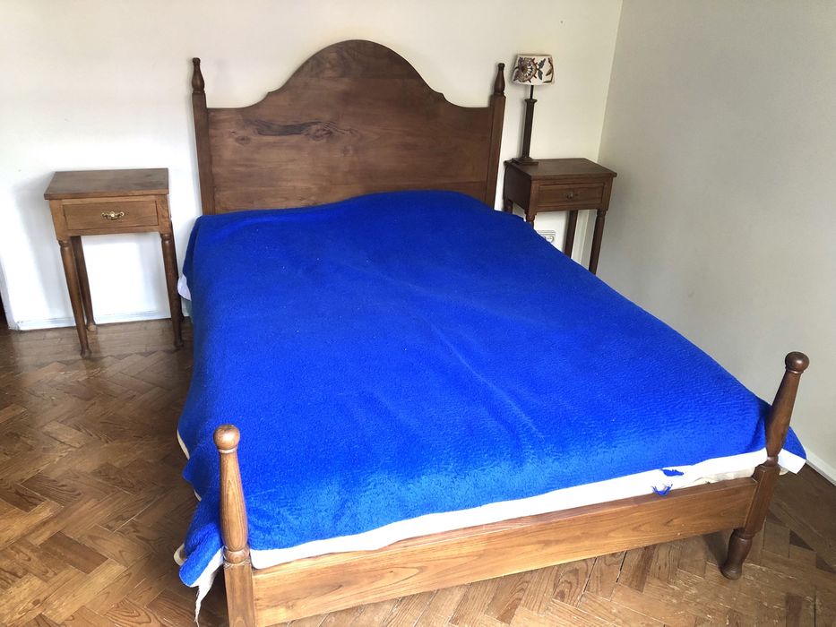 Cama madeira maciça + 2 Mesinhas cabeceira