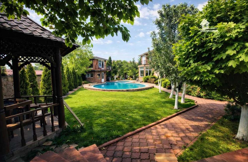 Посуточно. Баня, купель, беседка, бильярд, генератор. До 25 человек.