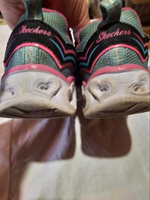 Кросівки skechers на липучці  35 розмір 22 см устілка