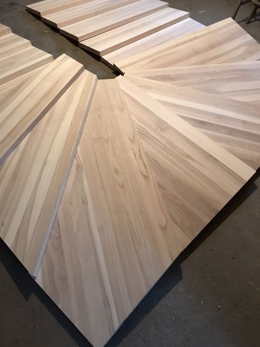 Schody dębowe, jesionowe, sosnowe.