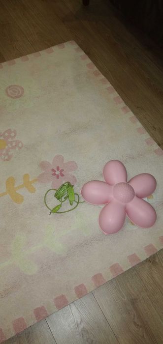 TAPETE QUARTO MENINA -Oferta candeeiro Flor